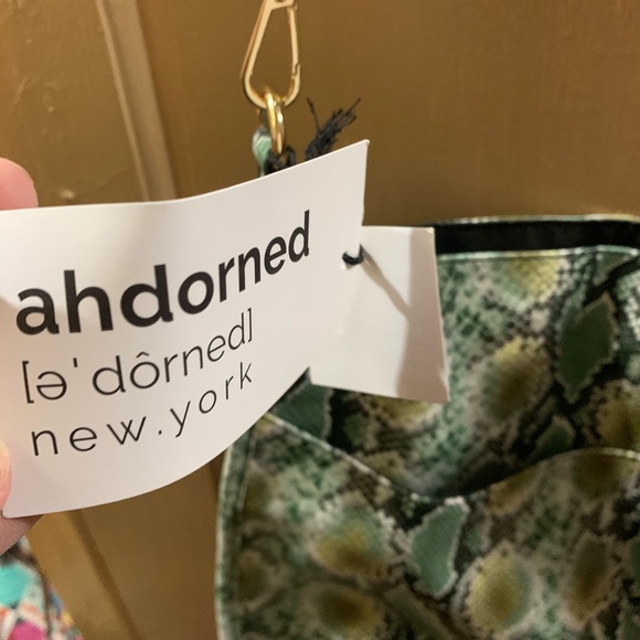 Ahdorned green snake skin crossbody - Picture 2 of 7